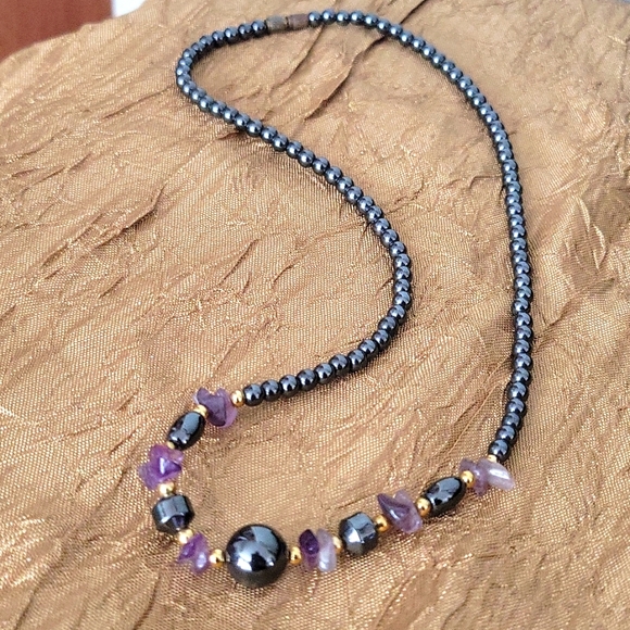 Vintage Amethyst and Hematite Beaded Necklace - Picture 4 of 8